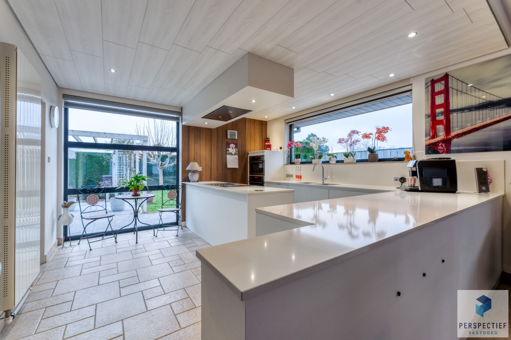 Centraal gelegen instapklare woning op 734 m² met mooie tuin foto 11