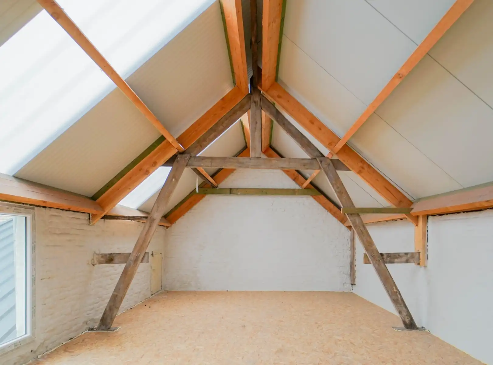 Garage groot (40,5m²) + bovenliggend magazijn of atelier (40,5m²) foto 2