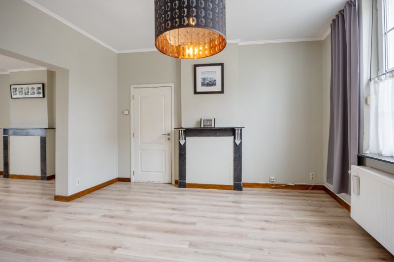 LANDELIJK GELEGEN WONING VOORZIEN VAN 3 SLAAPKAMERS, GARAGE EN AANGELEGDE TUIN OP EEN PERCEEL VAN +/- 4A30CA. foto 4
