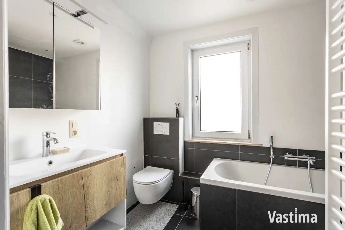 Halfopen woning met prachtige tuin en ruimte om te groeien foto 15
