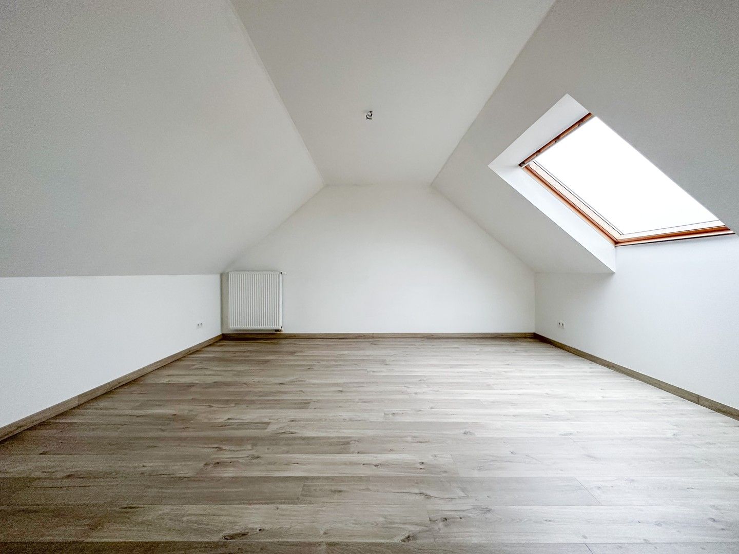 Ruim 2slpk appartement in het centrum van Waarschoot foto 9