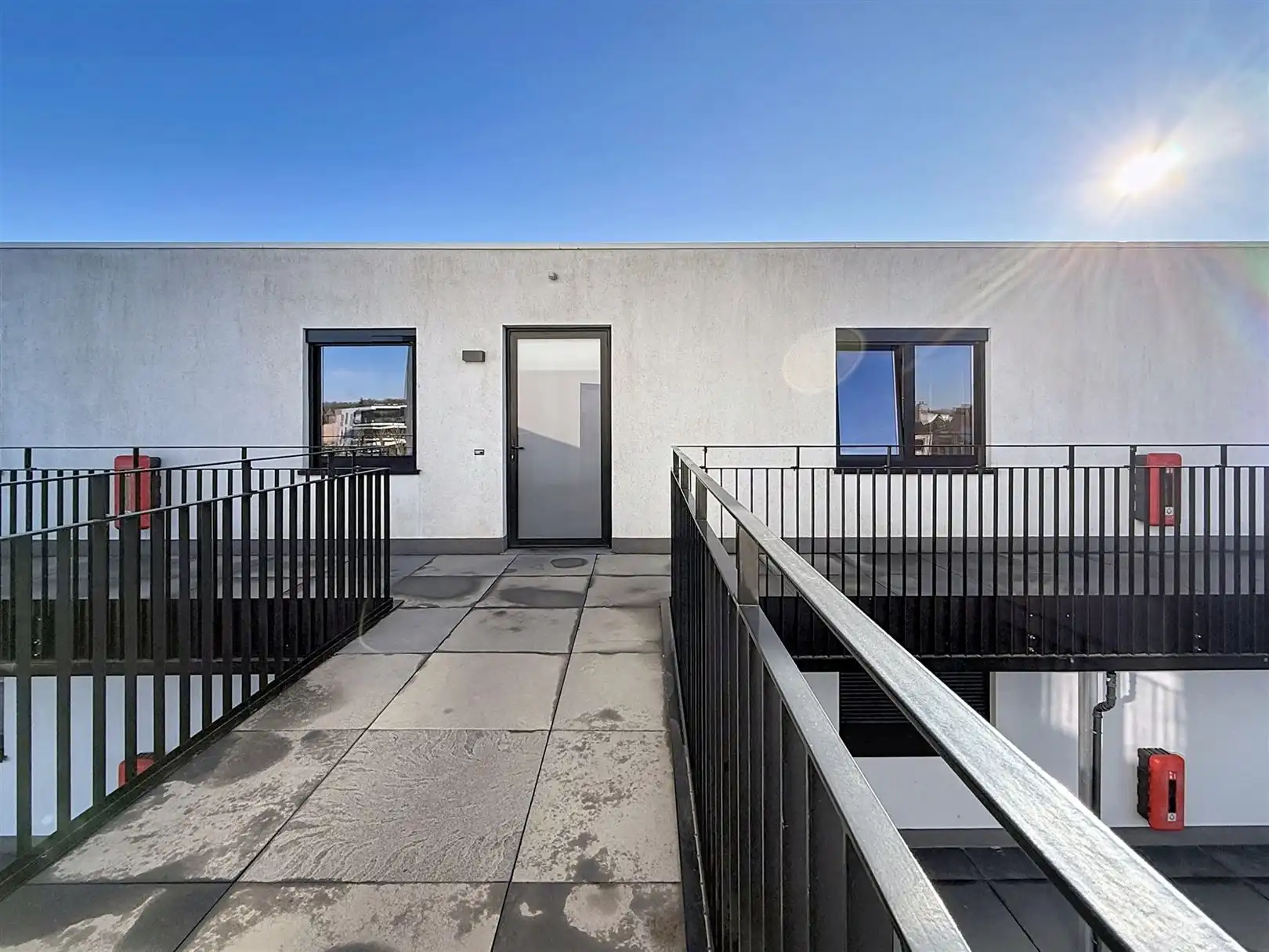 Instapklaar APP met terras, 2 slpks, kelder en autostpl foto 6