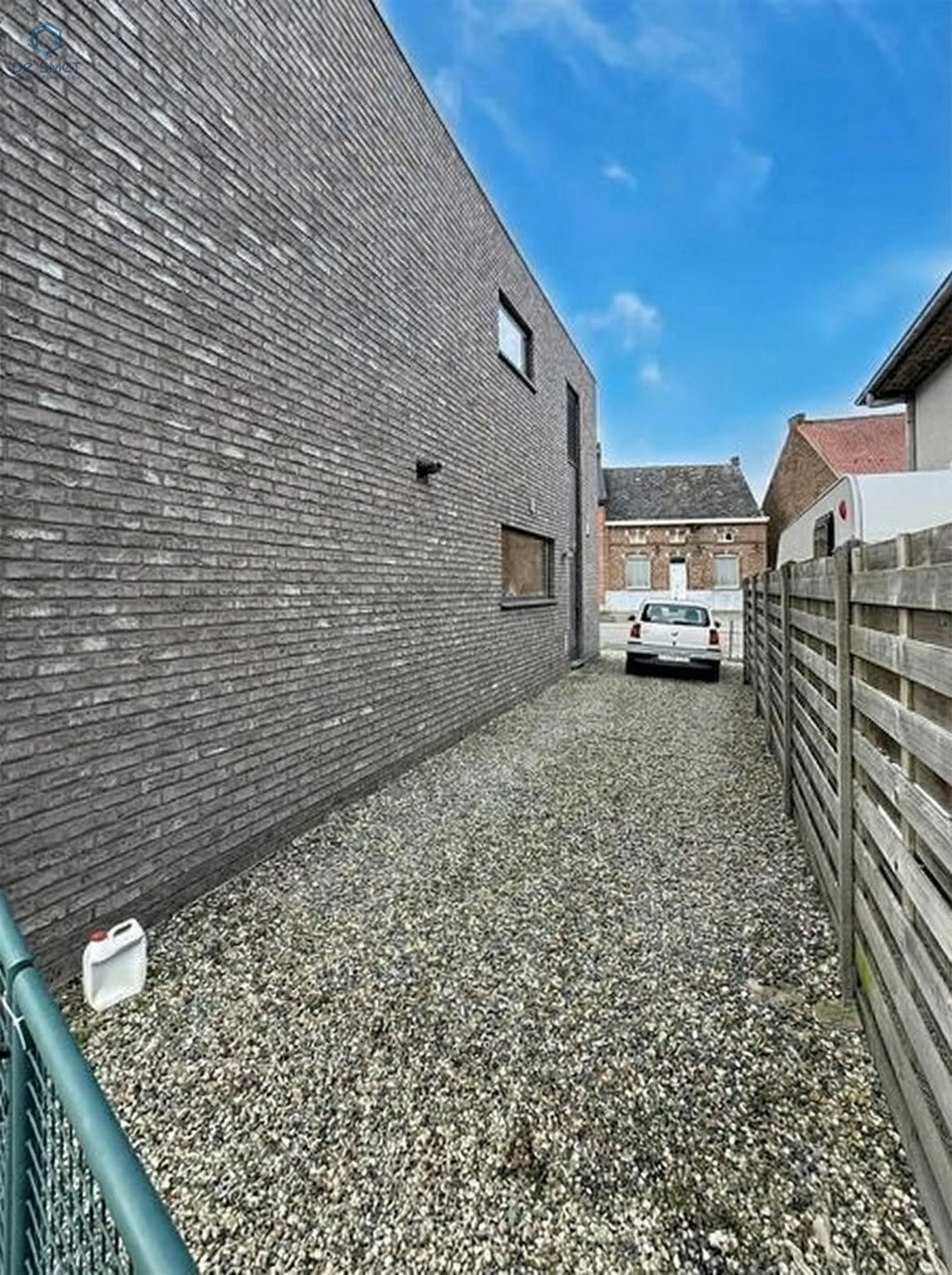 Instapklare moderne villa met 4 slaapkamers, zwembad en ruime tuin foto 28