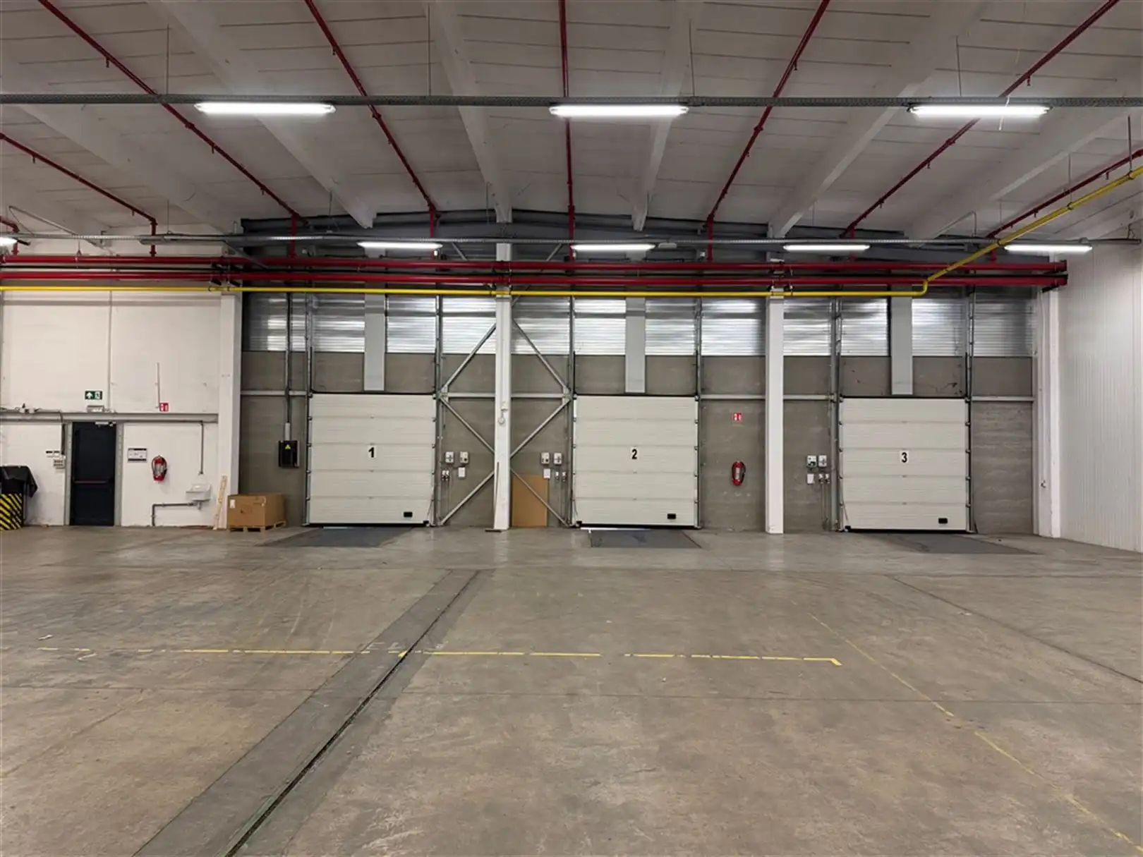 Magazijn op toplocatie (E313/E314) foto 4