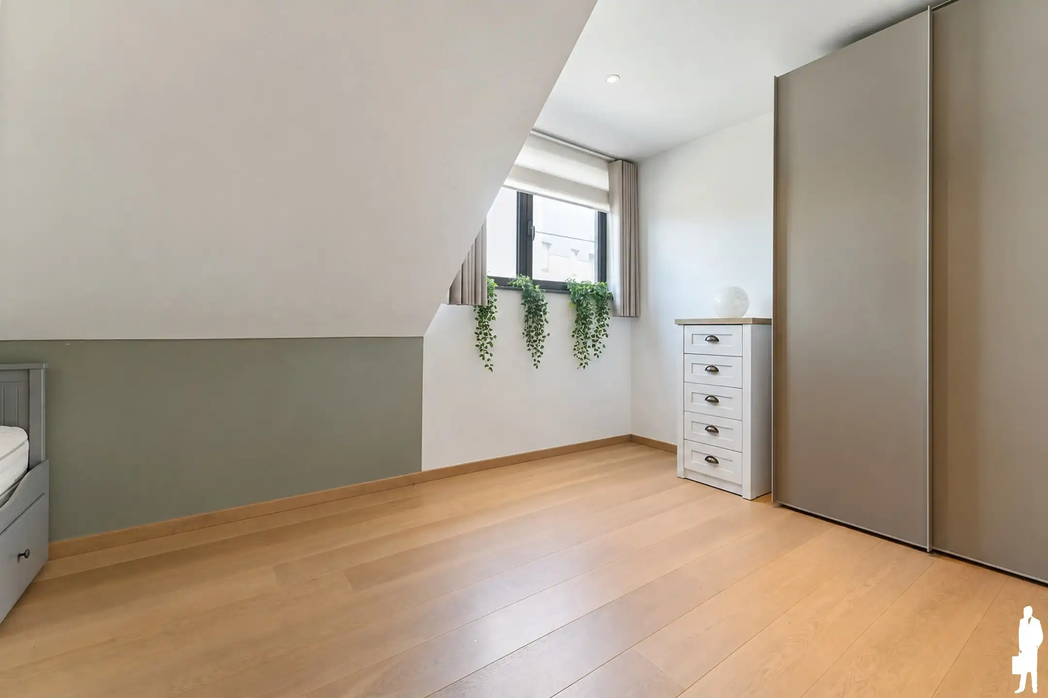 Lichtrijk dakappartement met riant dakterras en autobox foto 21