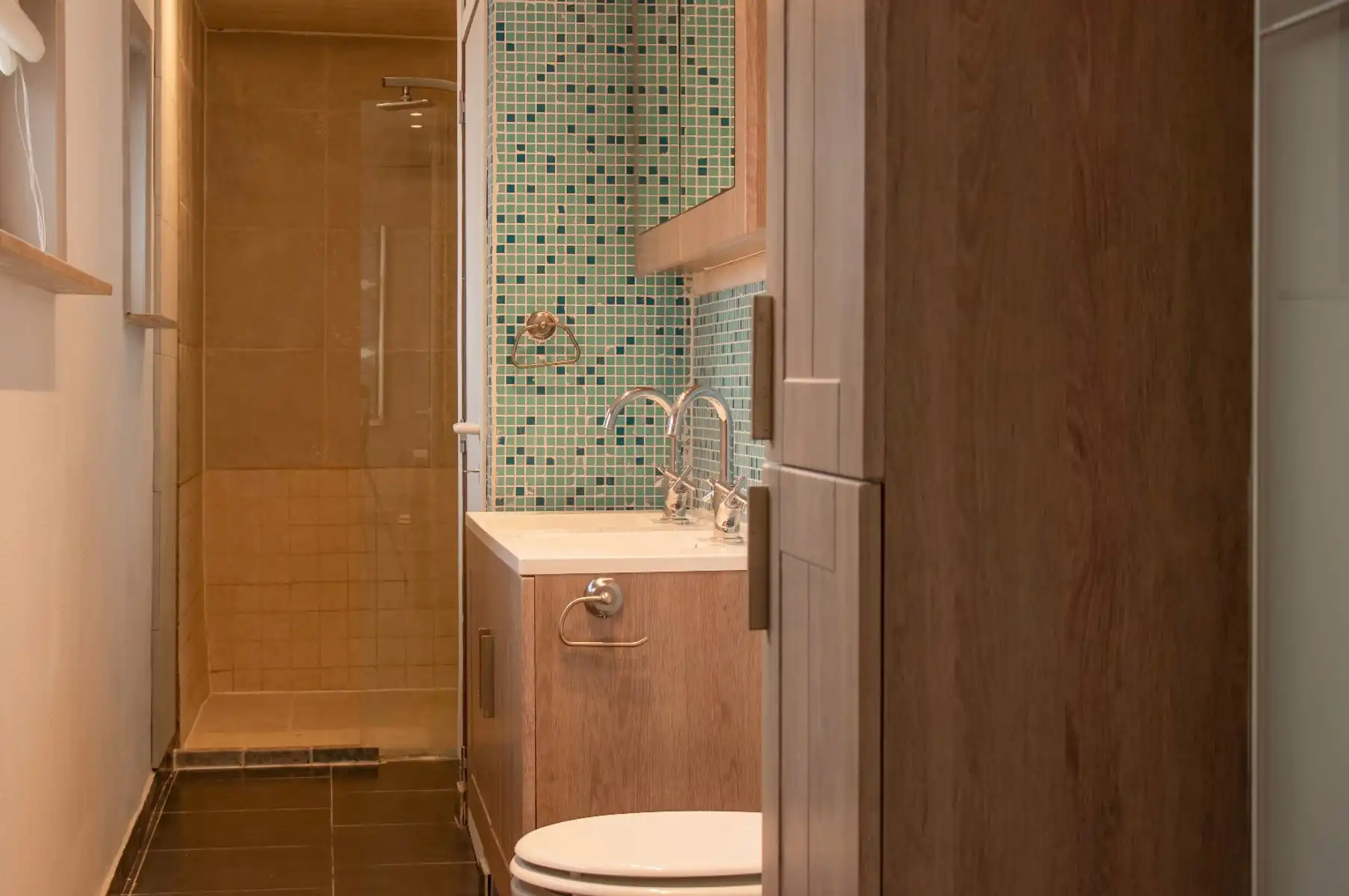 Gerenoveerde rijwoning met 2 slaapkamers foto 12