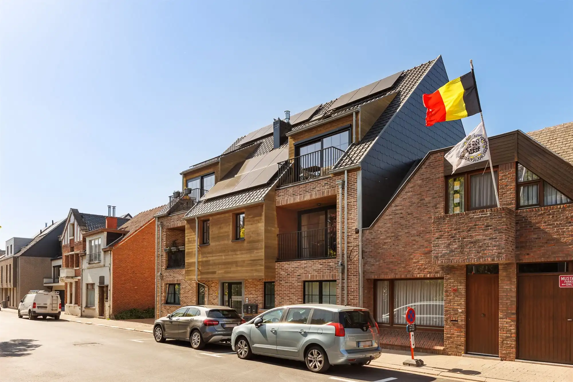 Instapklaar duplexappartement met een terras foto 19