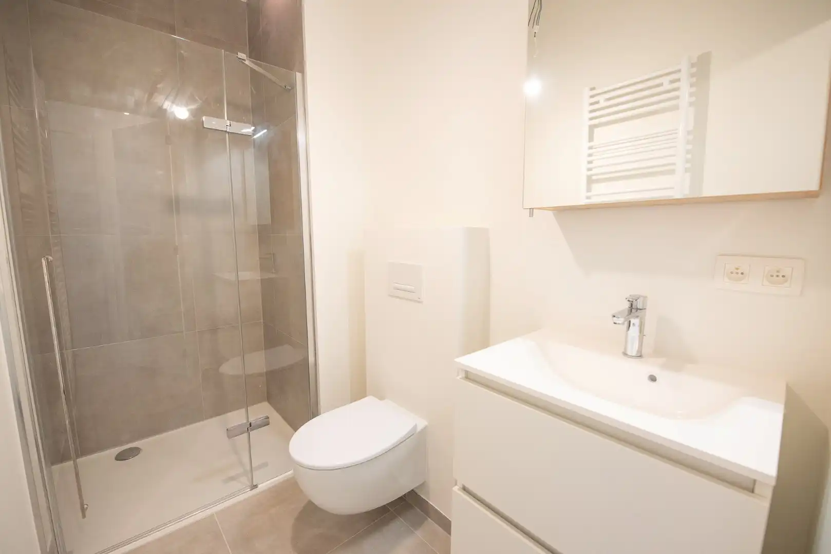 Instapklaar éénslaapkamerappartement met stadstuin foto 7