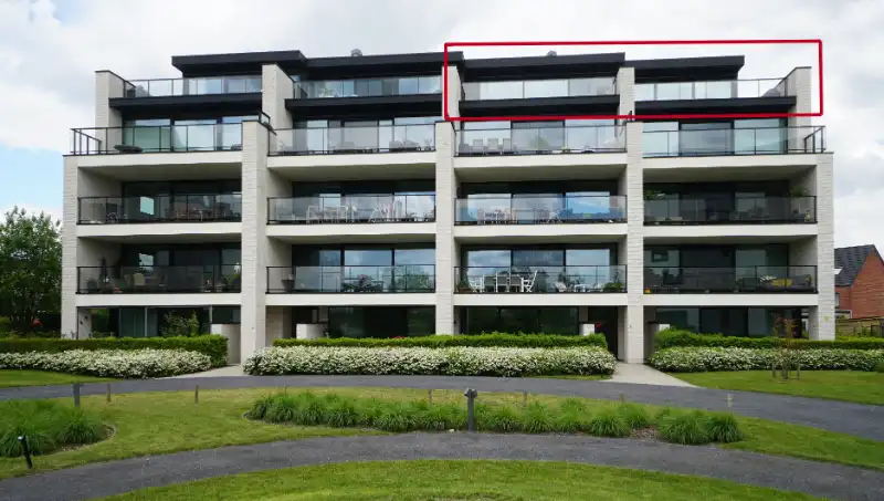 Exclusieve penthouse 137m² + dakterras 86m² in parkdomein foto 2