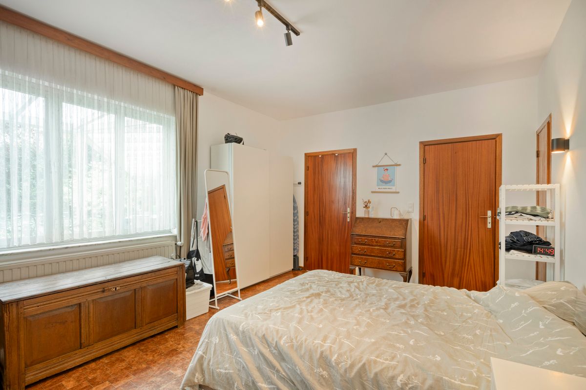 Charmant en ruim appartement met stadstuin foto 14