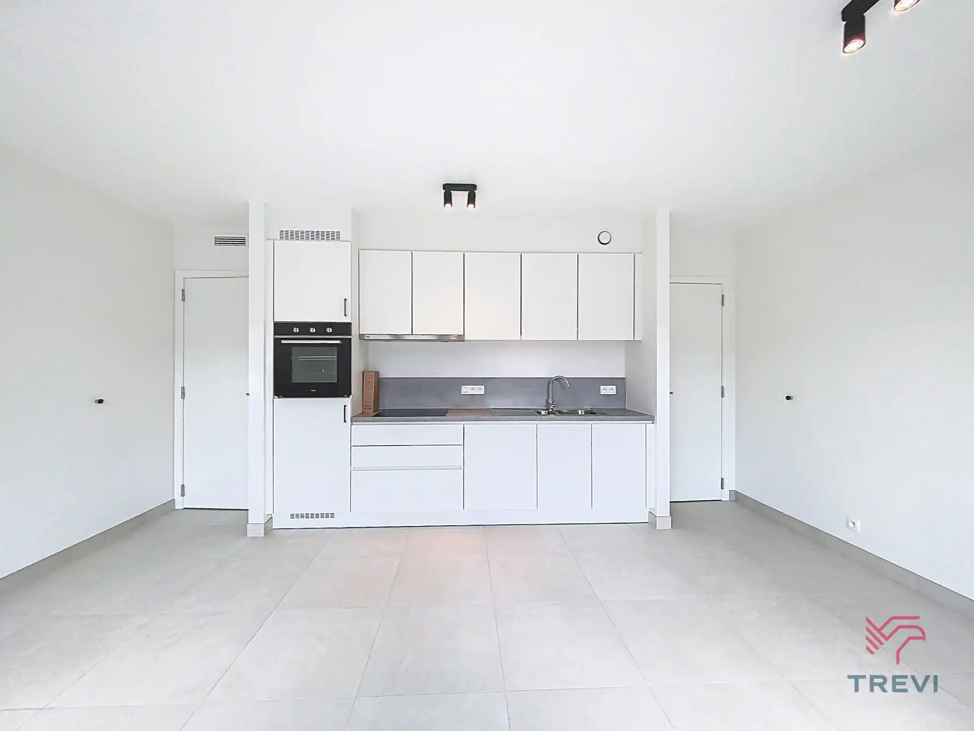 Nieuwe studio met terras in een groene omgeving foto 4