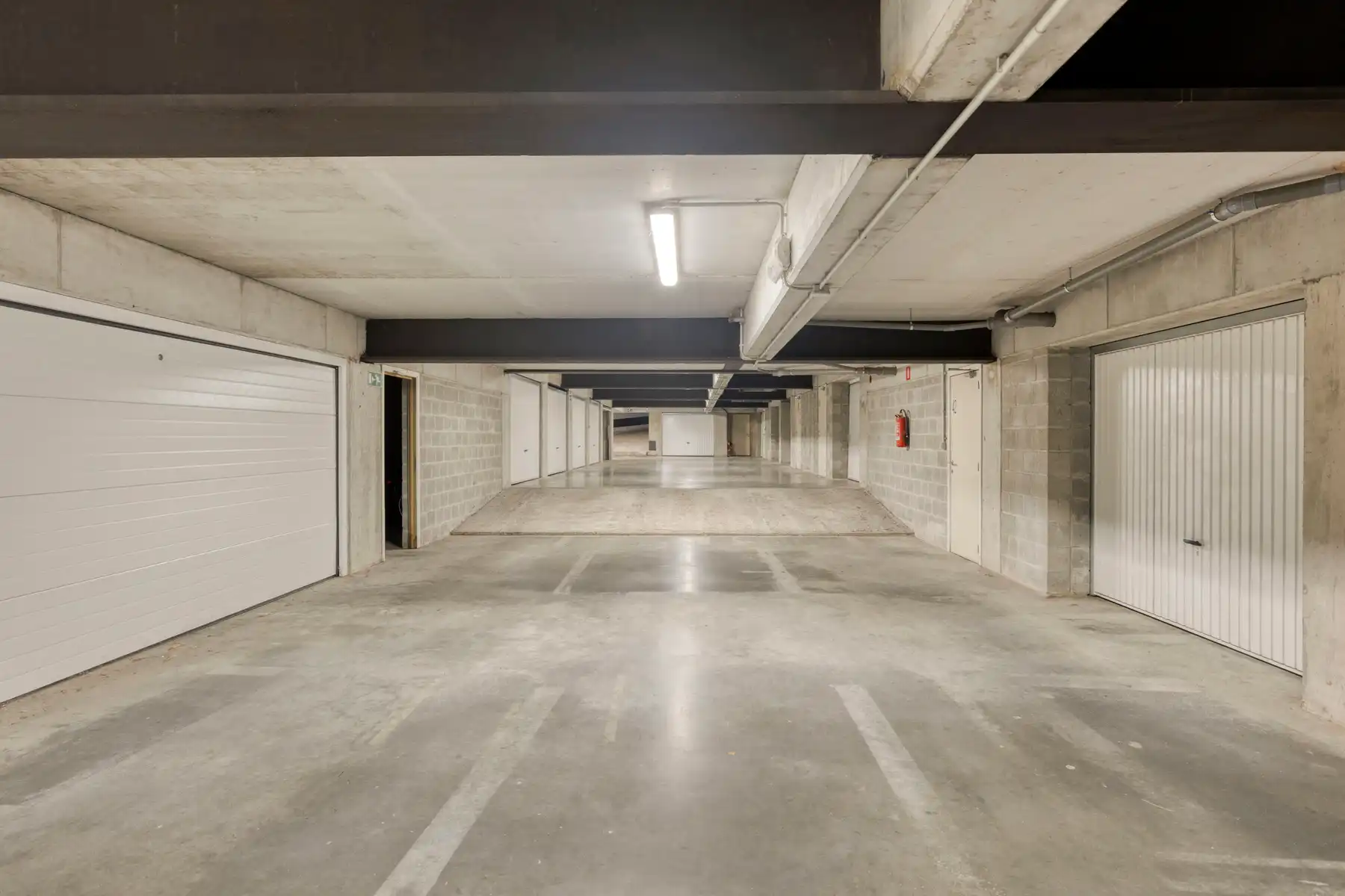 Gelijkvloers app met tuin en garagebox! foto 23