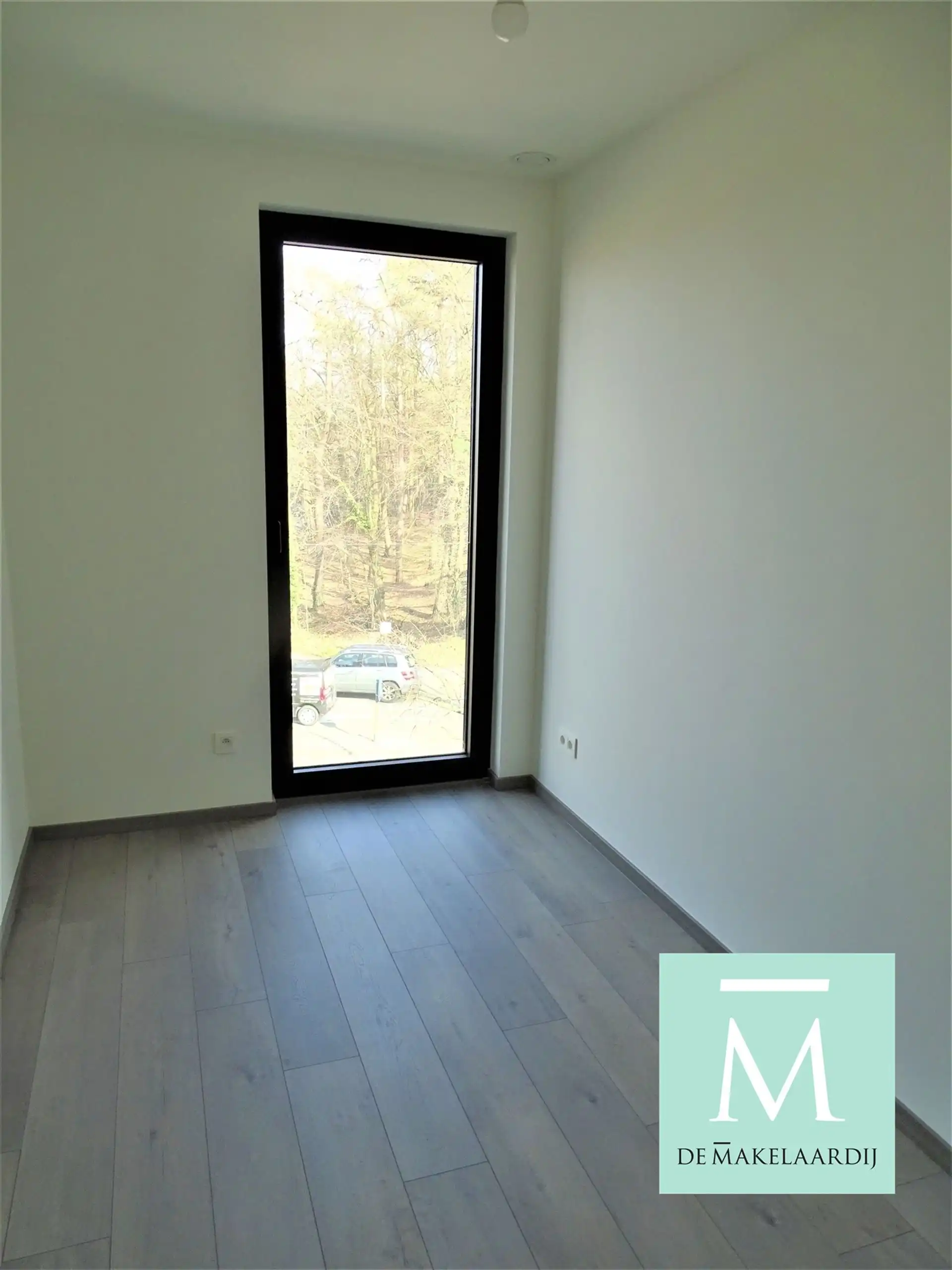 Aangenaam appartement, 2 slaapkamers, ruim terras (75m²), kelder en autostaanplaats foto 7