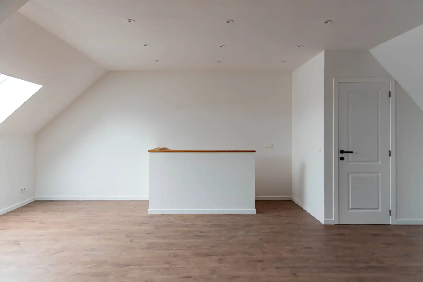 Vernieuwde duplex met 3 slaapkamers in Zwijndrecht foto 18