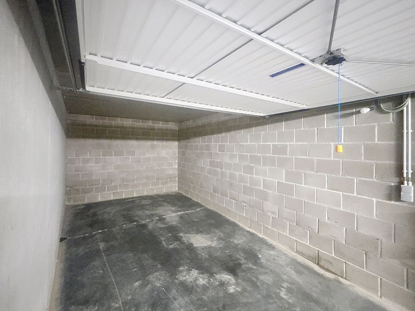 Garagebox in het centrum van Opwijk foto 3