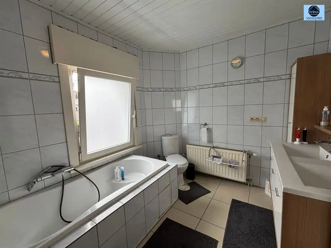 SOLIDE RUIME WONING MET 6 SLAAPKAMERS foto 10
