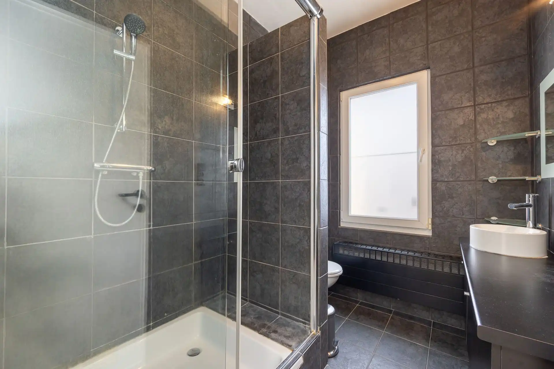 Charmante en instapklare gezinswoning in Valaarwijk foto 14