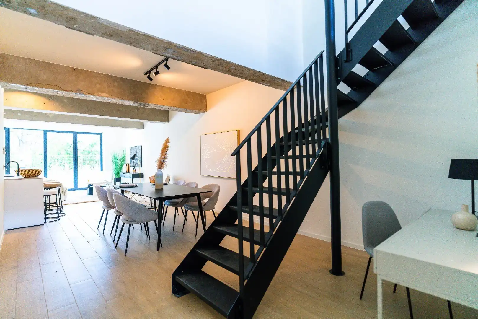 Unieke stadswoning in een groene omgeving foto 10