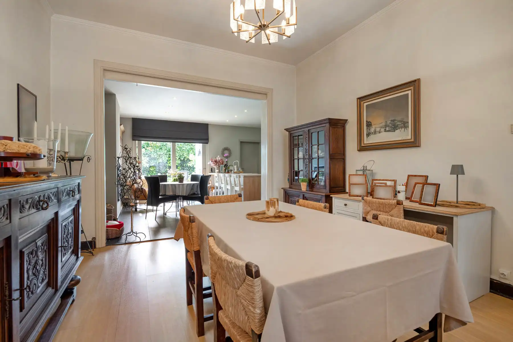 Herenhuis op toplocatie met 4 slaapkamers, garage en tuin! foto 6