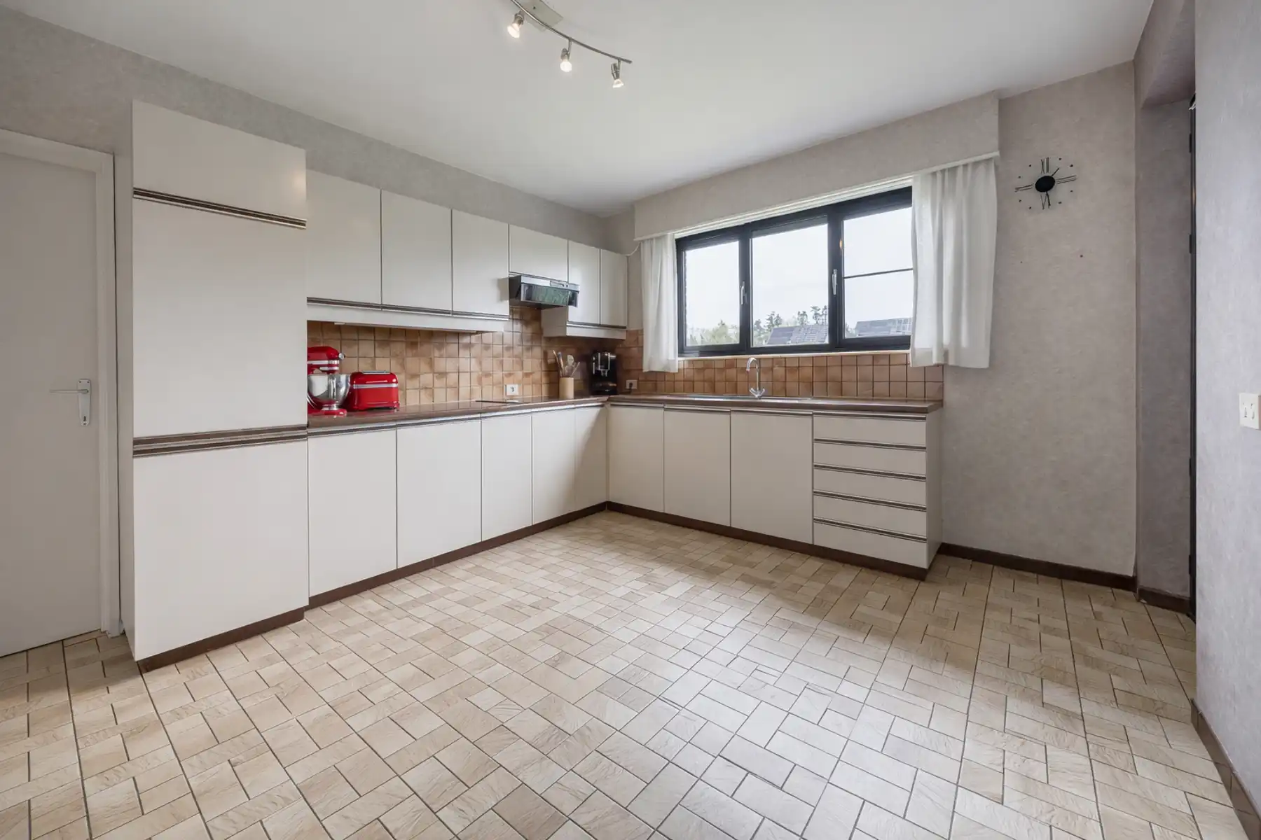 Vrijstaande woning met veel potentieel foto 9