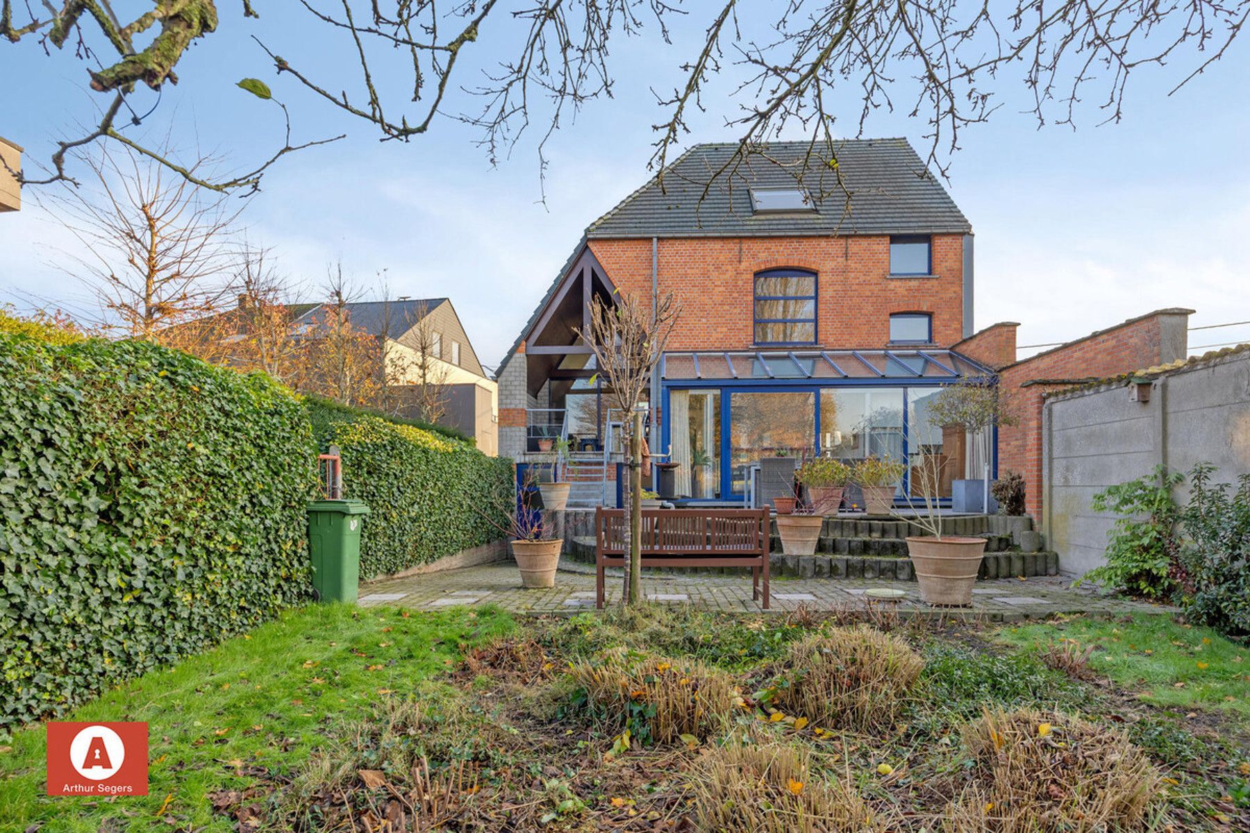 Architectenwoning met inpandige garage. foto 2