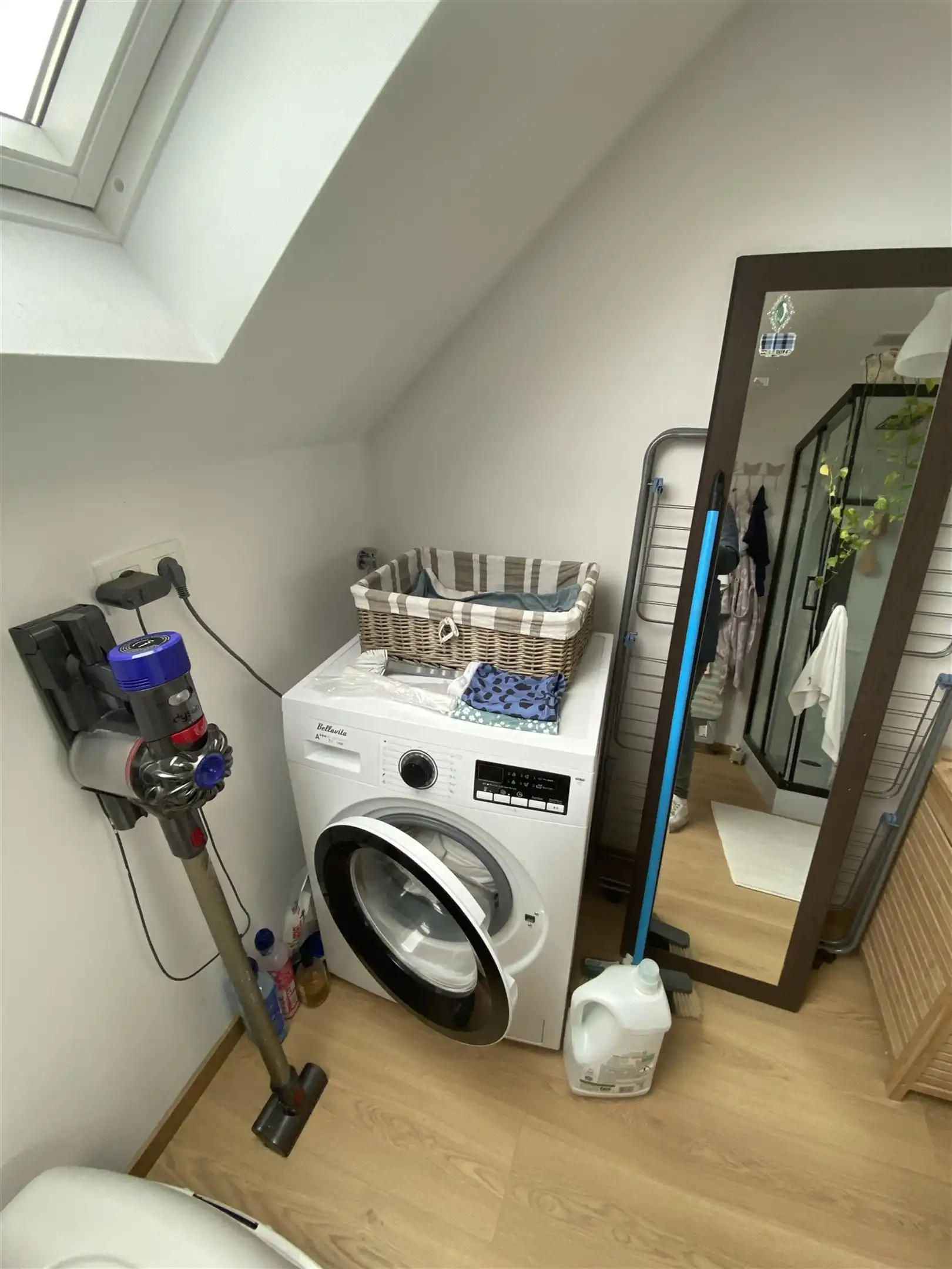 Ongemeubeld appartement met 1 slaapkamer foto 11