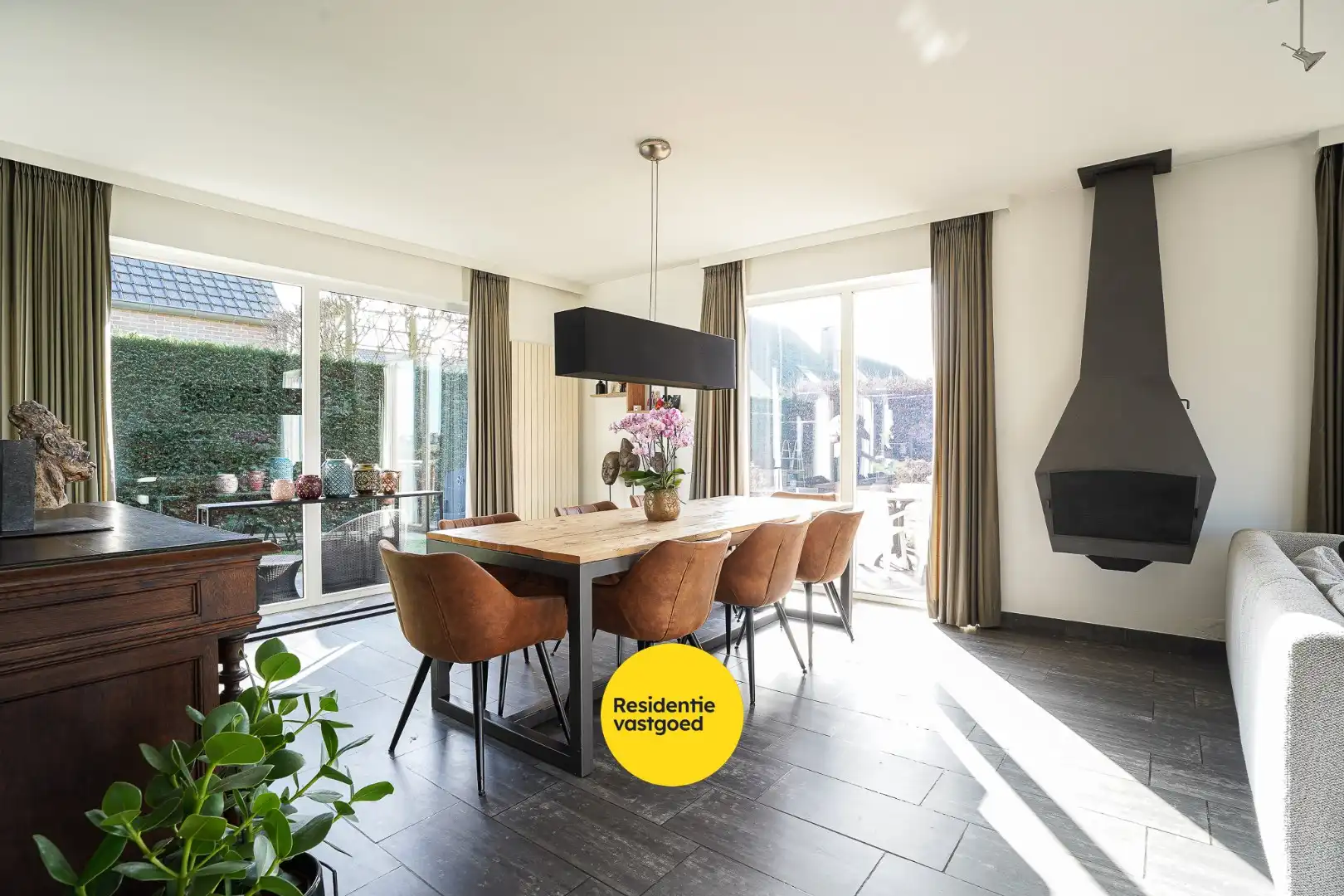 Ruime gezinswoning in doodlopende straat foto 6