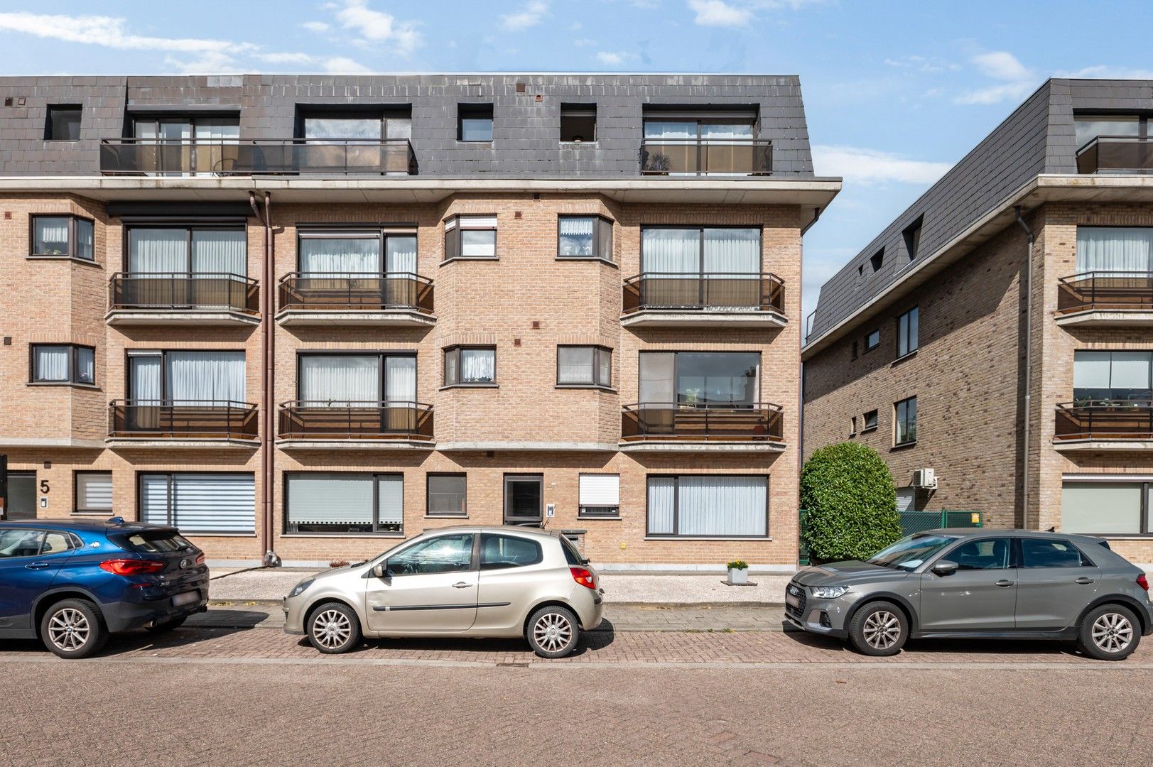 Ruim appartement met 3 slpk in rustige doodlopende woonwijk foto {{pictureIndex}}