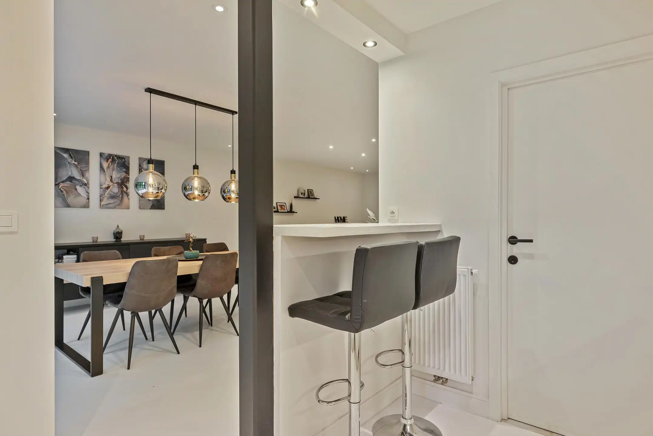 Volledig gerenoveerd zonnig appartement met 2 slaapkamers foto 7