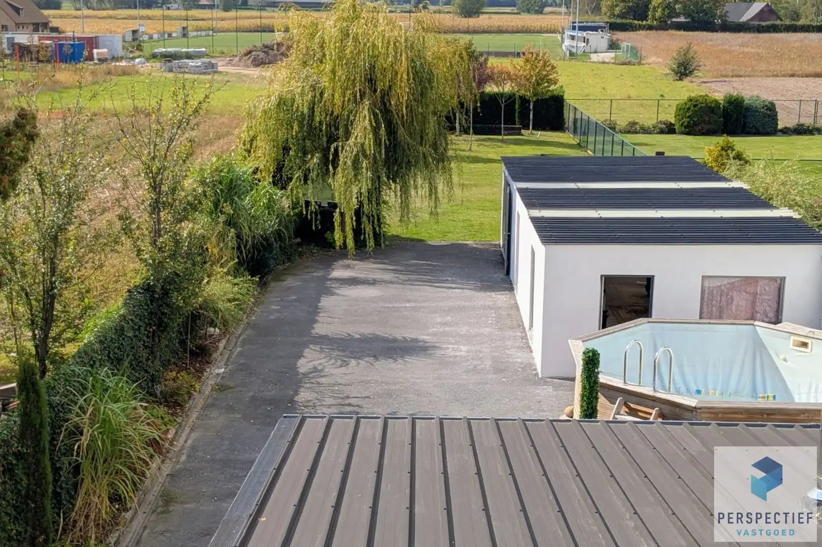 BEZOEKMOMENT ZATERDAG 25/04 VAN 14U TOT 16U | Ruime, instapklare woning met 4 slaapkamers, garage en magazijn op 970 m² foto 2