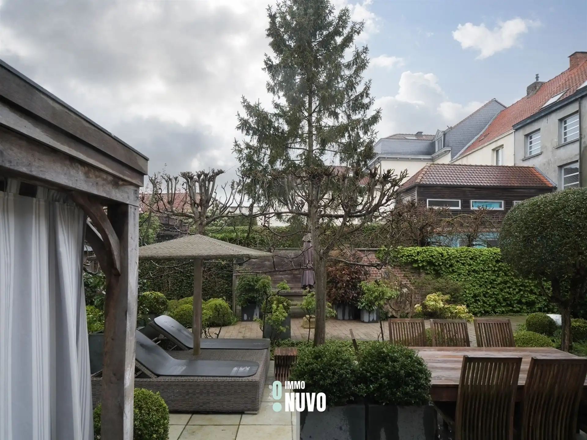 Exclusief herenhuis met handelspand op toplocatie te Aalst foto 23