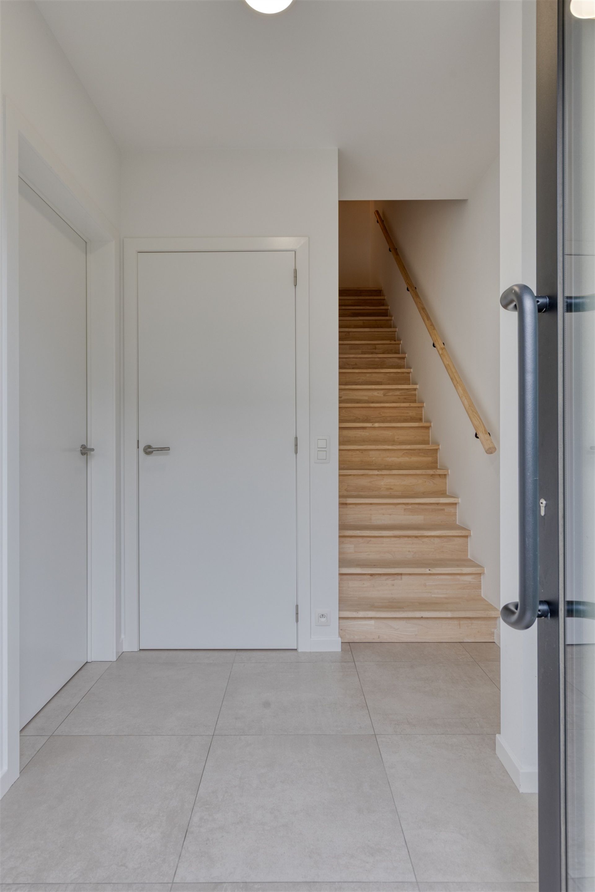 Prachtige nieuwbouwwoning (onder Registratierechten) foto 4