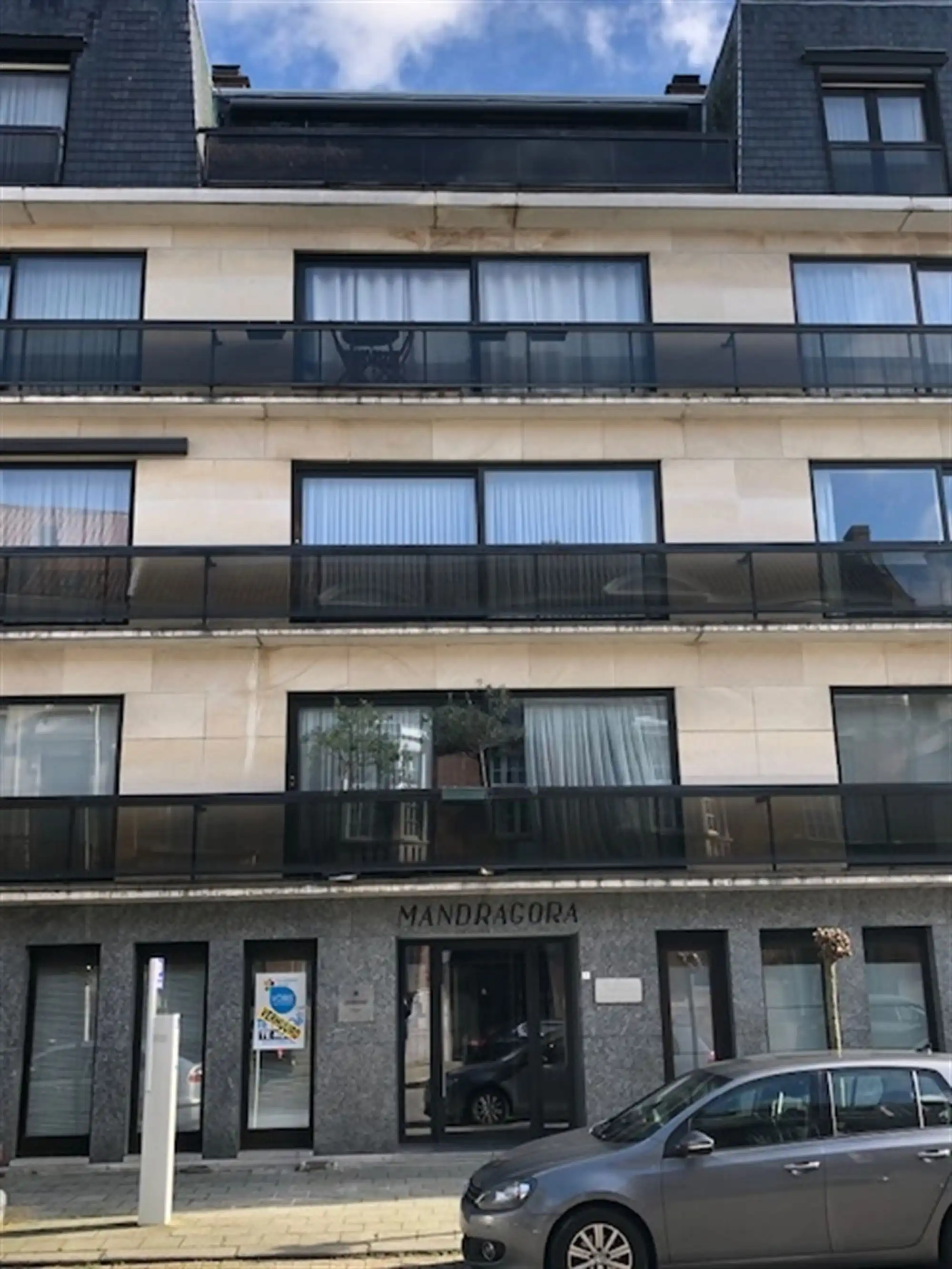 Studio foto {{pictureIndex}}