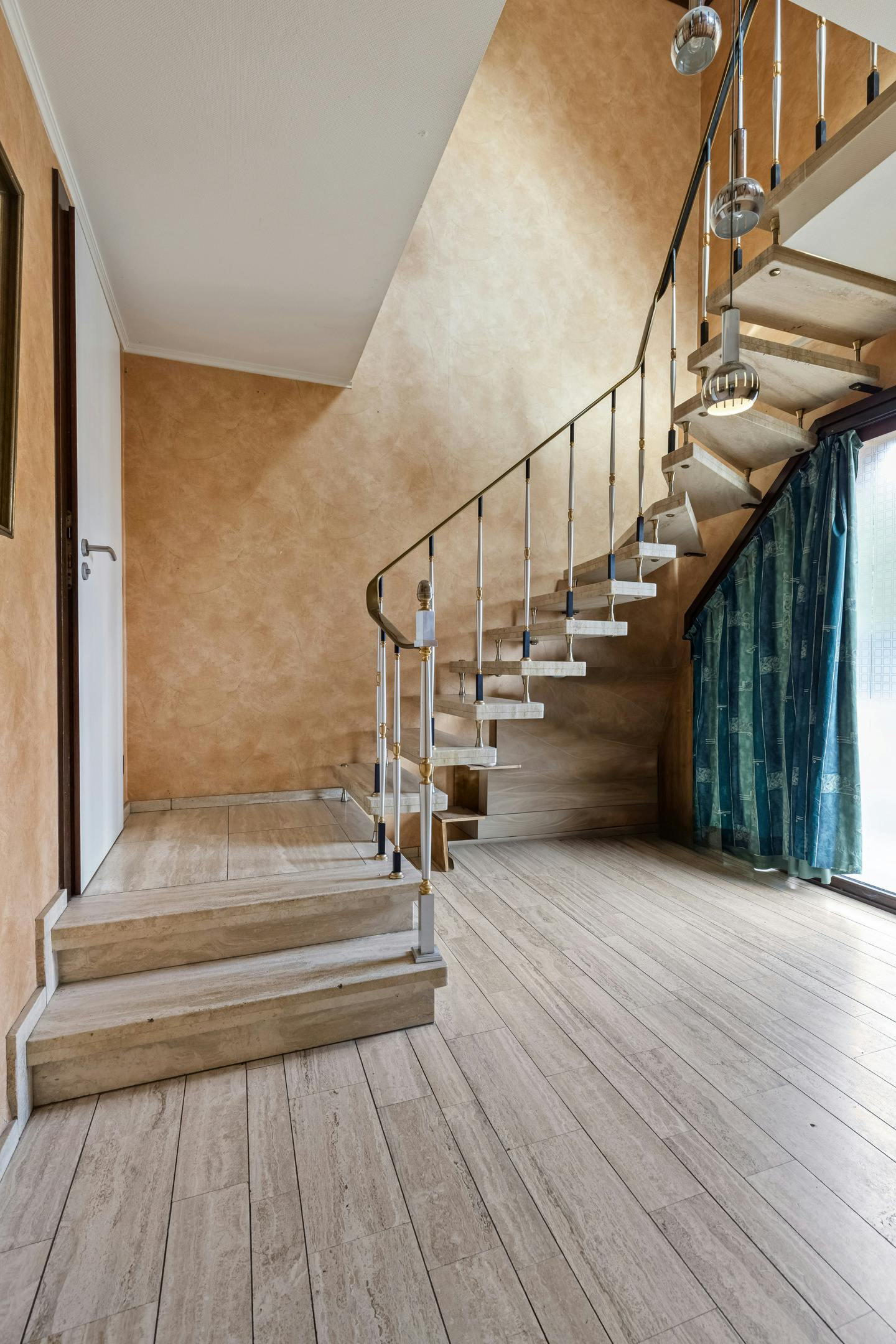 Ruime woning met 3 slaapkamers, garage en tuin in Berlare! foto 6