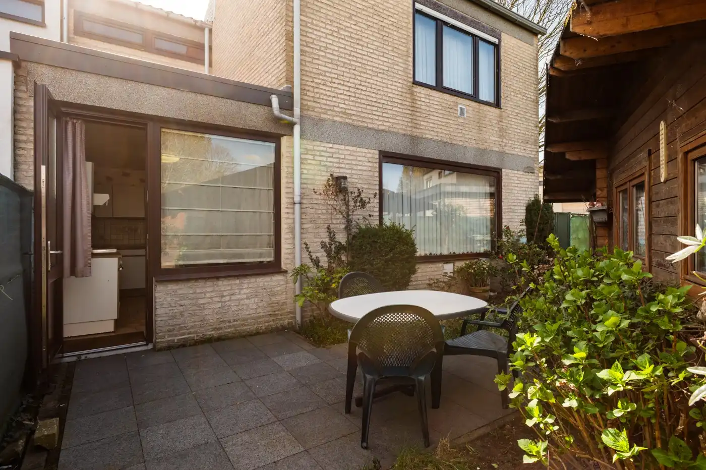 Op te frissen HOB met 3 slpk., garage en tuin foto 21