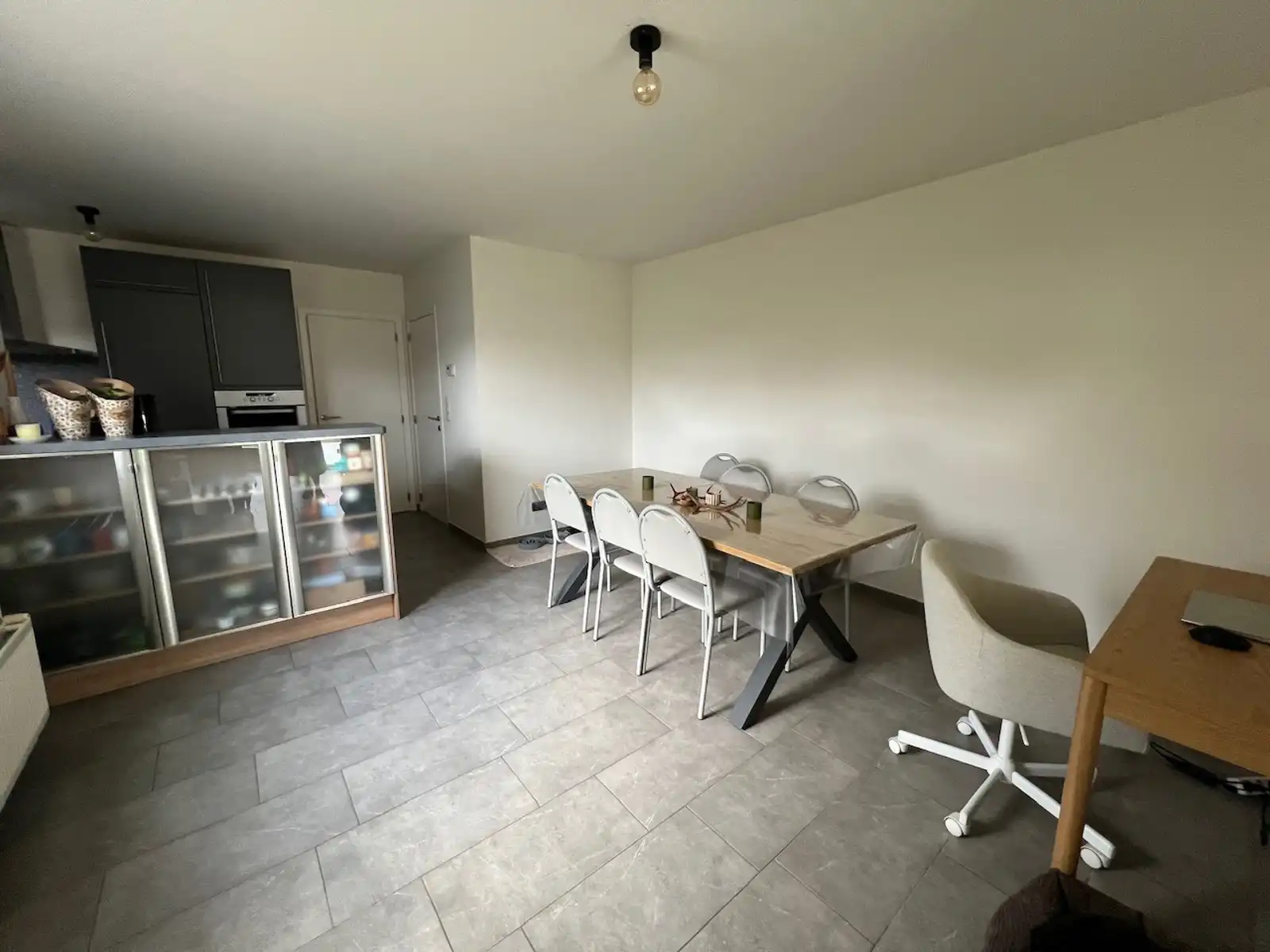 GLV app met 2 slpk, terras, tuin, parking en garagebox foto 6