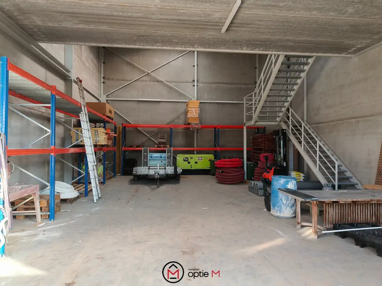 Centraal gelegen KMO-unit met mezzanine in Bilzen foto 2