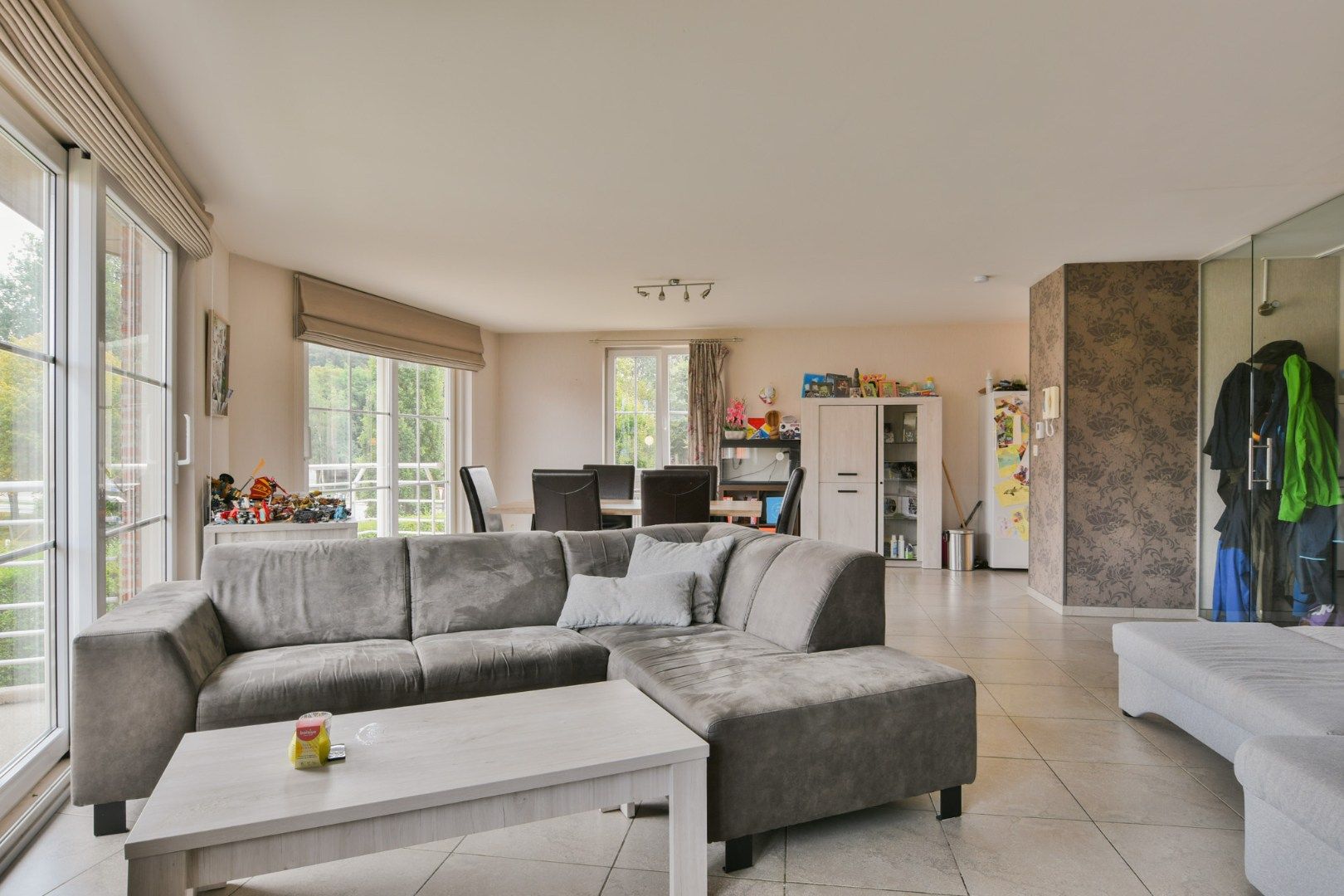 Instapklare duplex (130 m²) in het hart van Eernegem foto 6