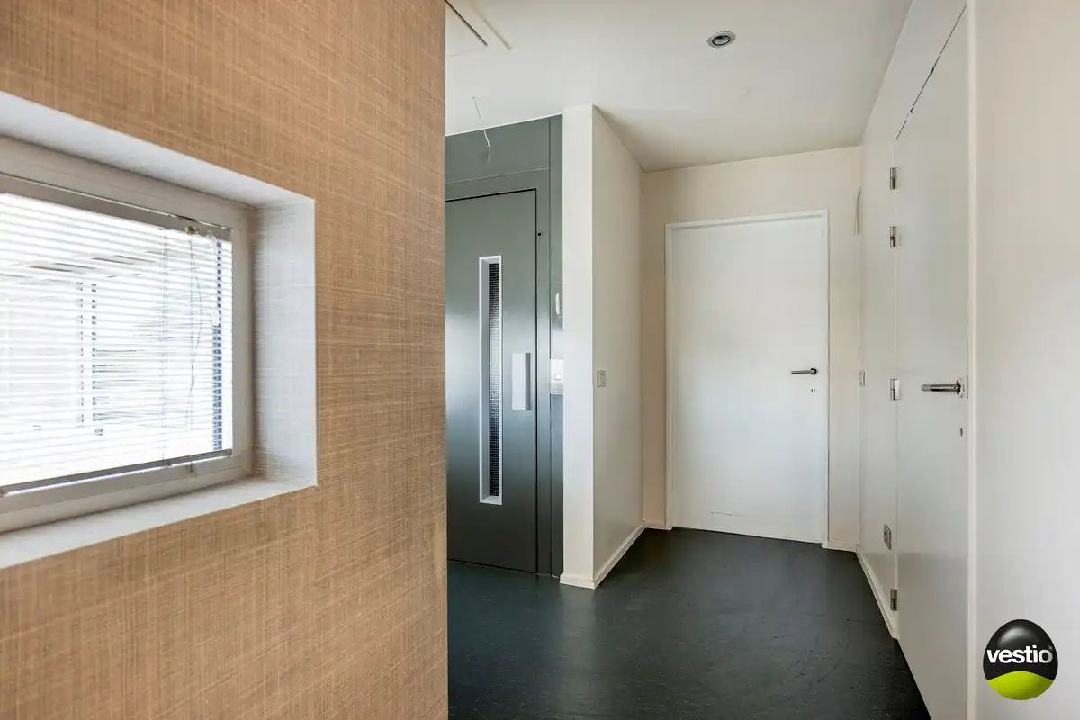 TIJDLOZE MODERNE WONING OP 10A73CA TE HOESELT. foto 24