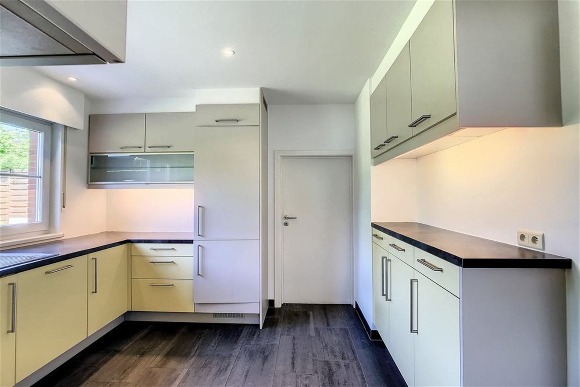 Villa 4 slaapkamers - rustige ligging - prachtige tuin! foto 9