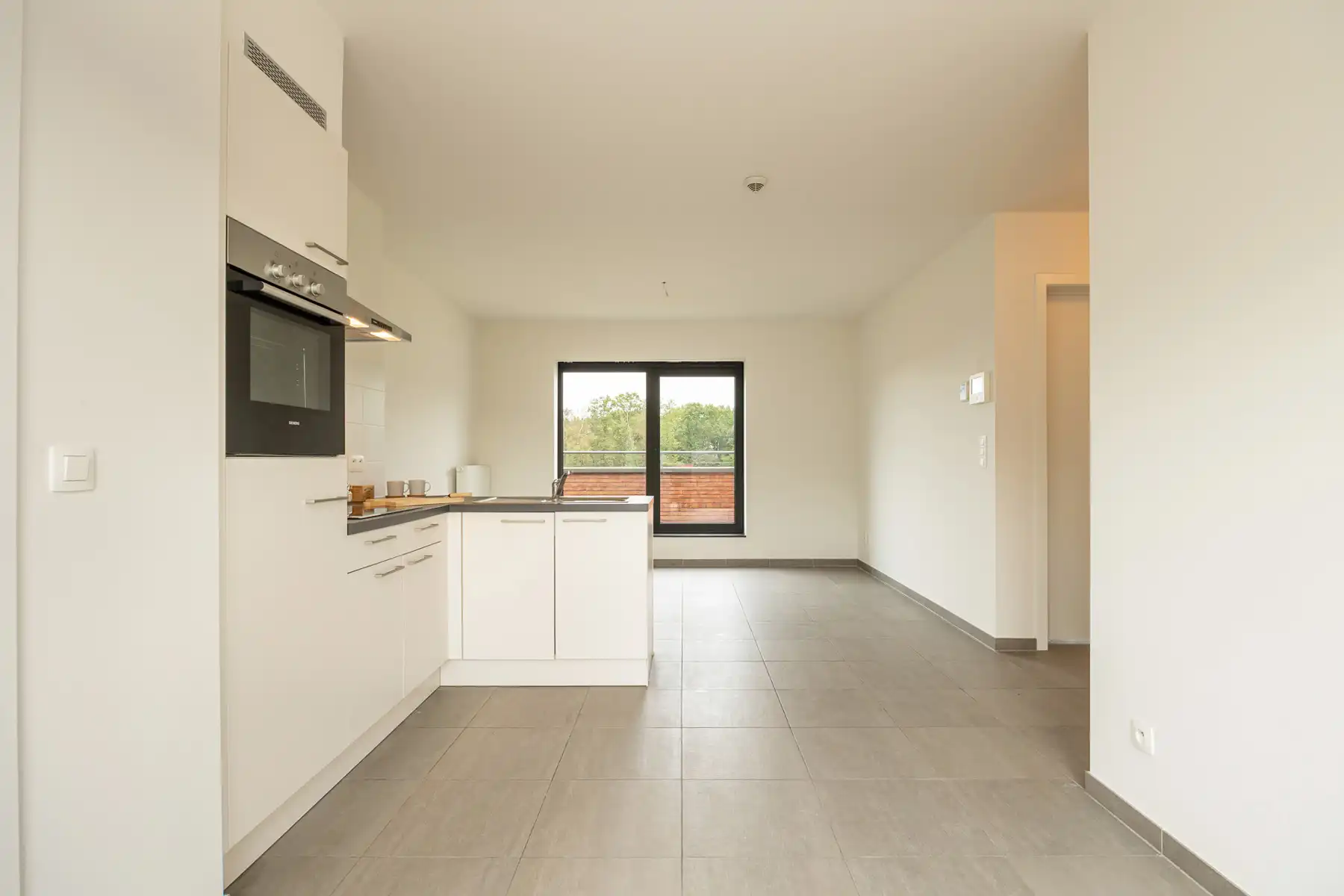 ASSISTENTIEWONING MET 1 SLK, VEEL PRIVACY EN TERRAS TE GENK foto 11
