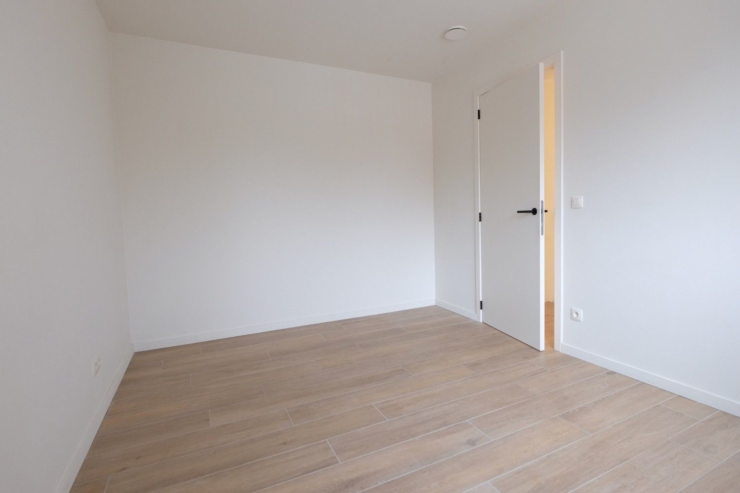 Te Huur: Prachtig Gerenoveerd Appartement foto 8