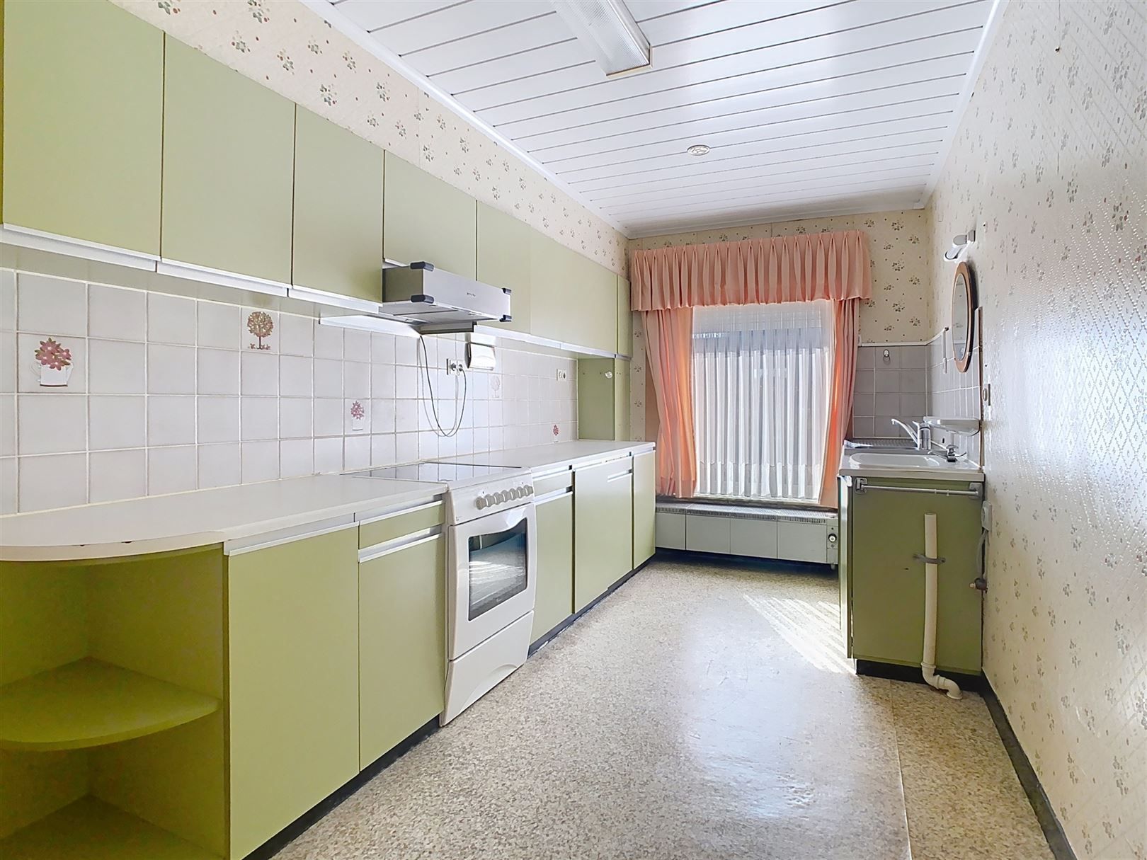 Te renoveren woning, 4 slpks, bijgebouwen, tuin, 9a 71ca  foto 16