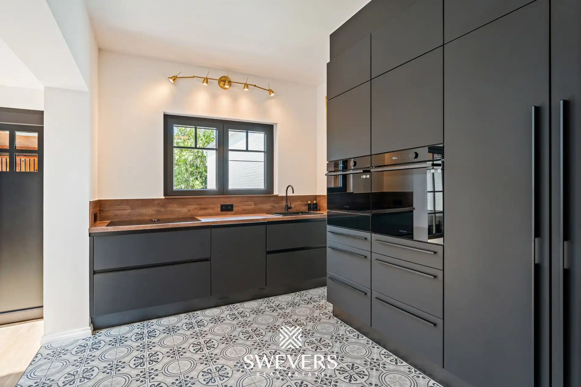 Prachtig gerenoveerde woning met 3 slaapkamers foto 14