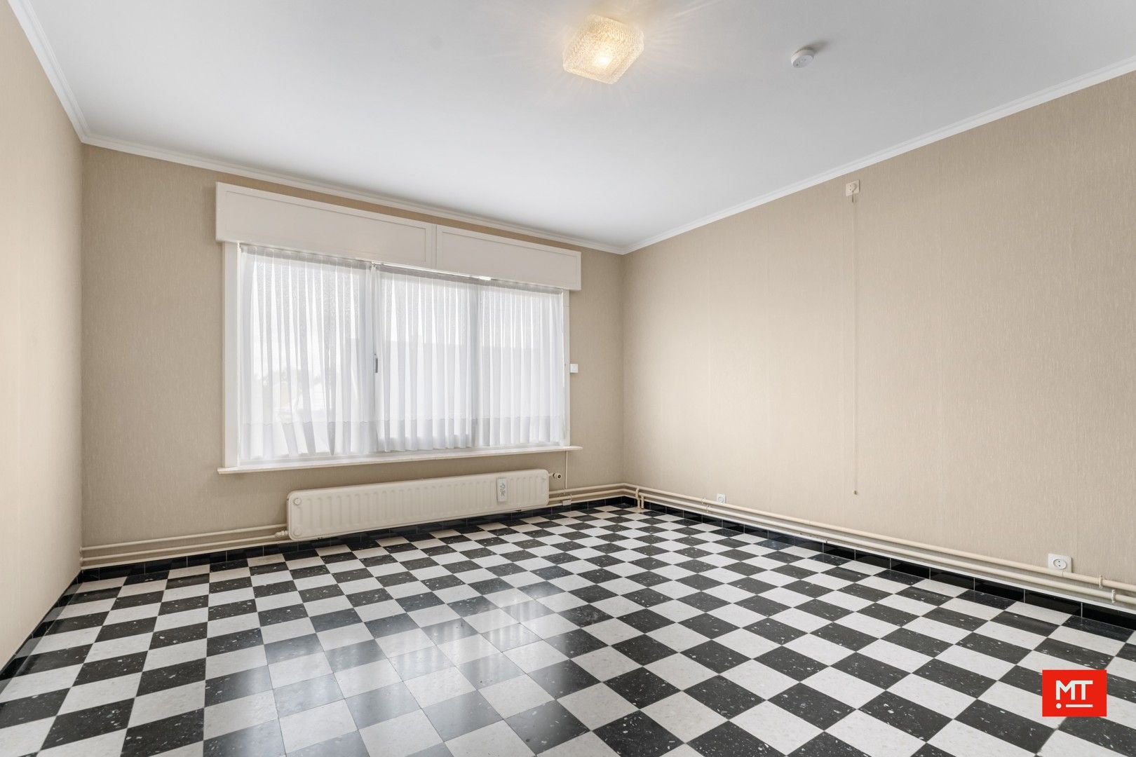 Kloeke, halfopen woning met 3 slaapkamers, tuin en garage in een rustige straat te Geluwe foto 13