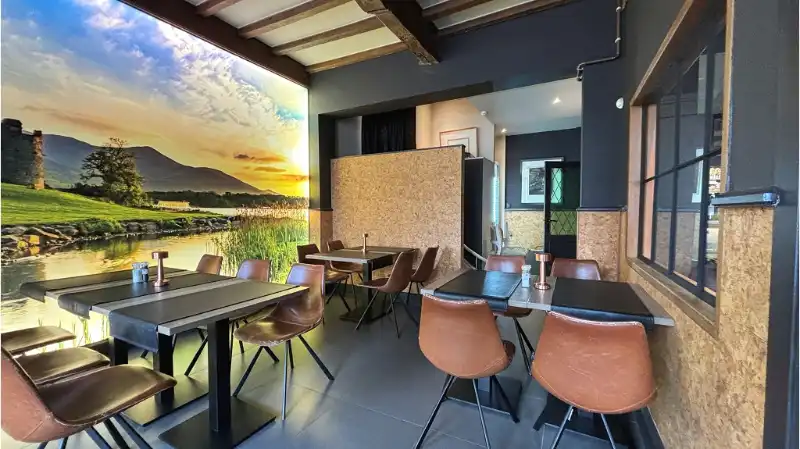 Overname instapklare Bistro - Eethuis met Feestzaal en Terras in Koekelare foto 3