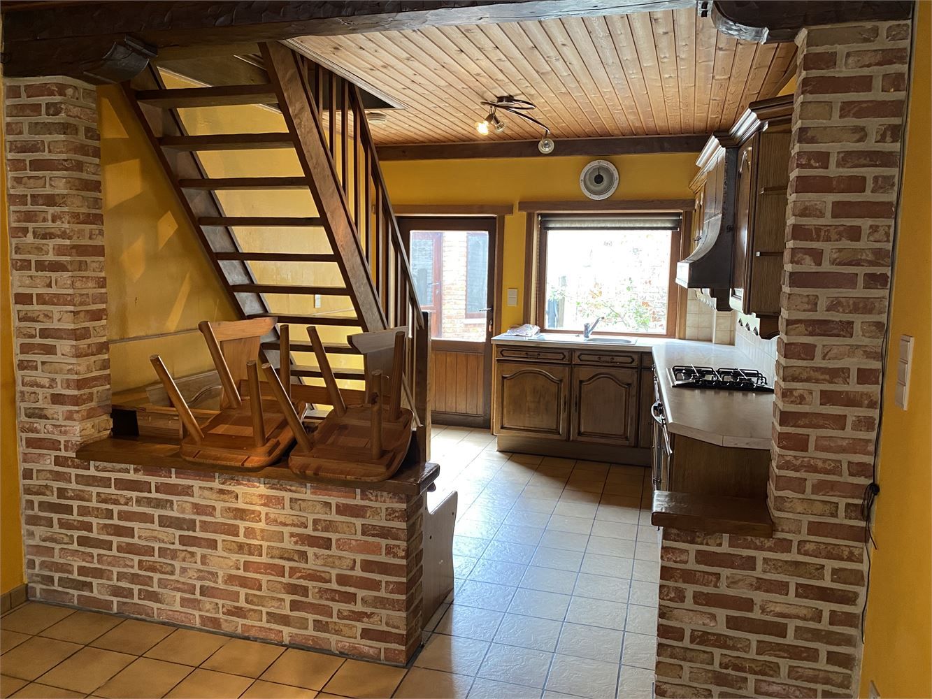 Woning met 3 slaapkamers en koer/ terras foto 3