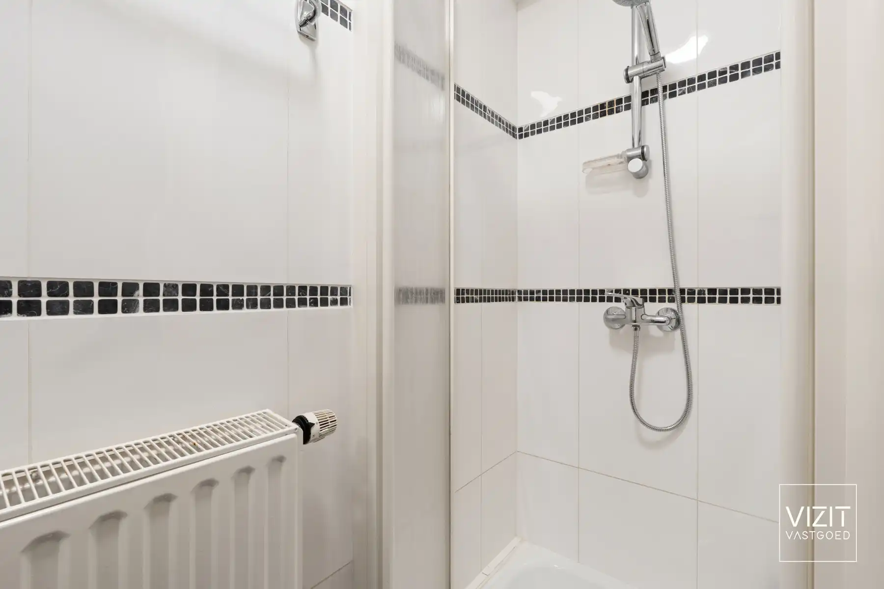 Appartement met twee slaapkamers en garage!  foto 9