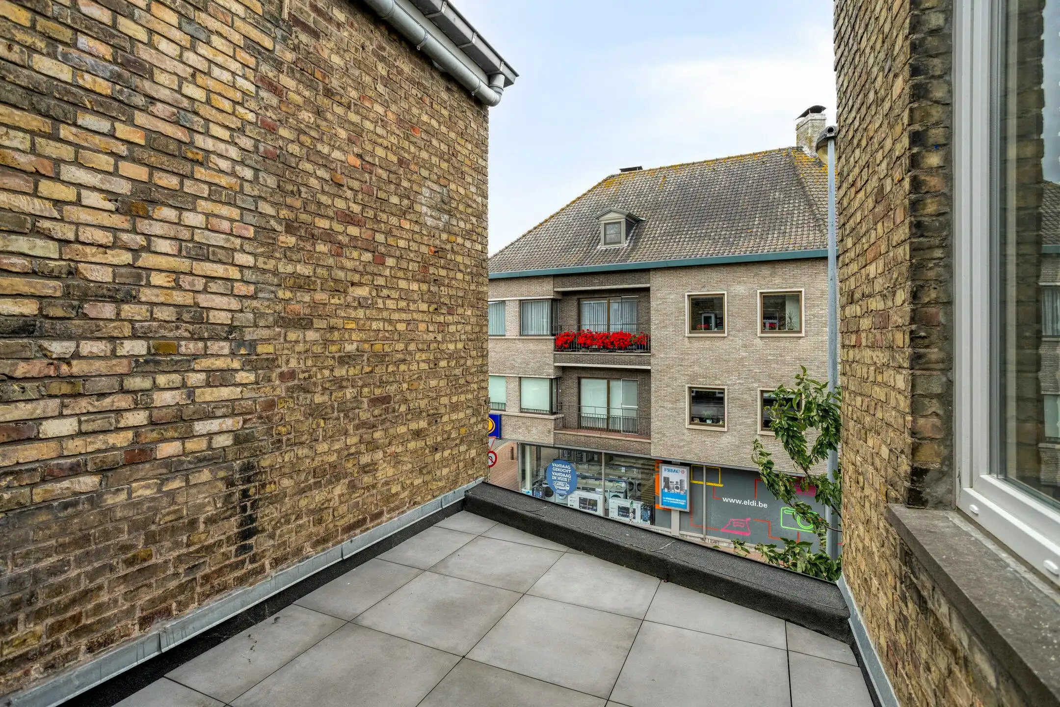 Appartement met drie slaapkamers in het centrum van Veurne. foto 5
