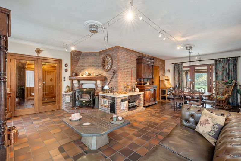 Statige villa op een perceel van 42are 70ca foto 11